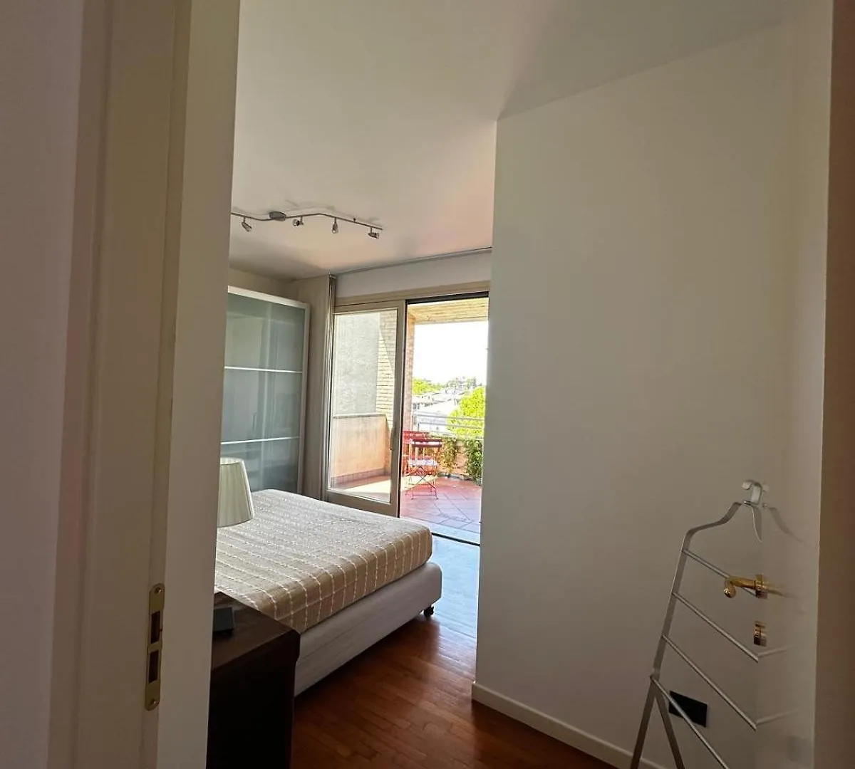 Appartamento Luminoso 帕爾馬 公寓